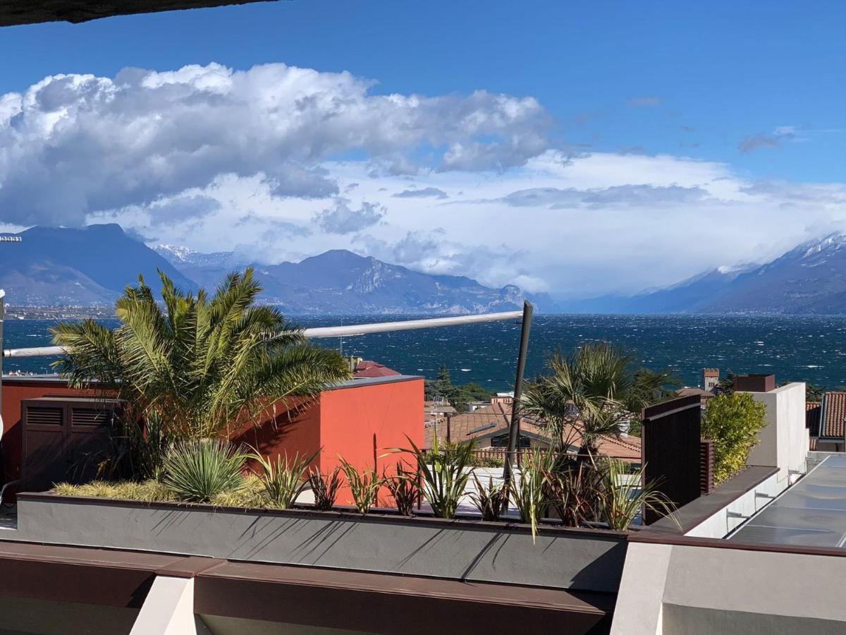 Panoramapartment Desenzano del Garda Buitenkant foto
