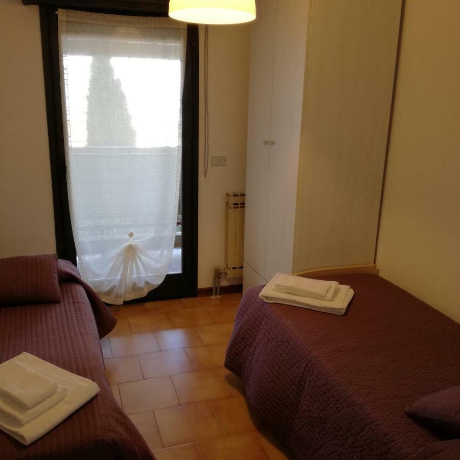 Panoramapartment Desenzano del Garda Buitenkant foto