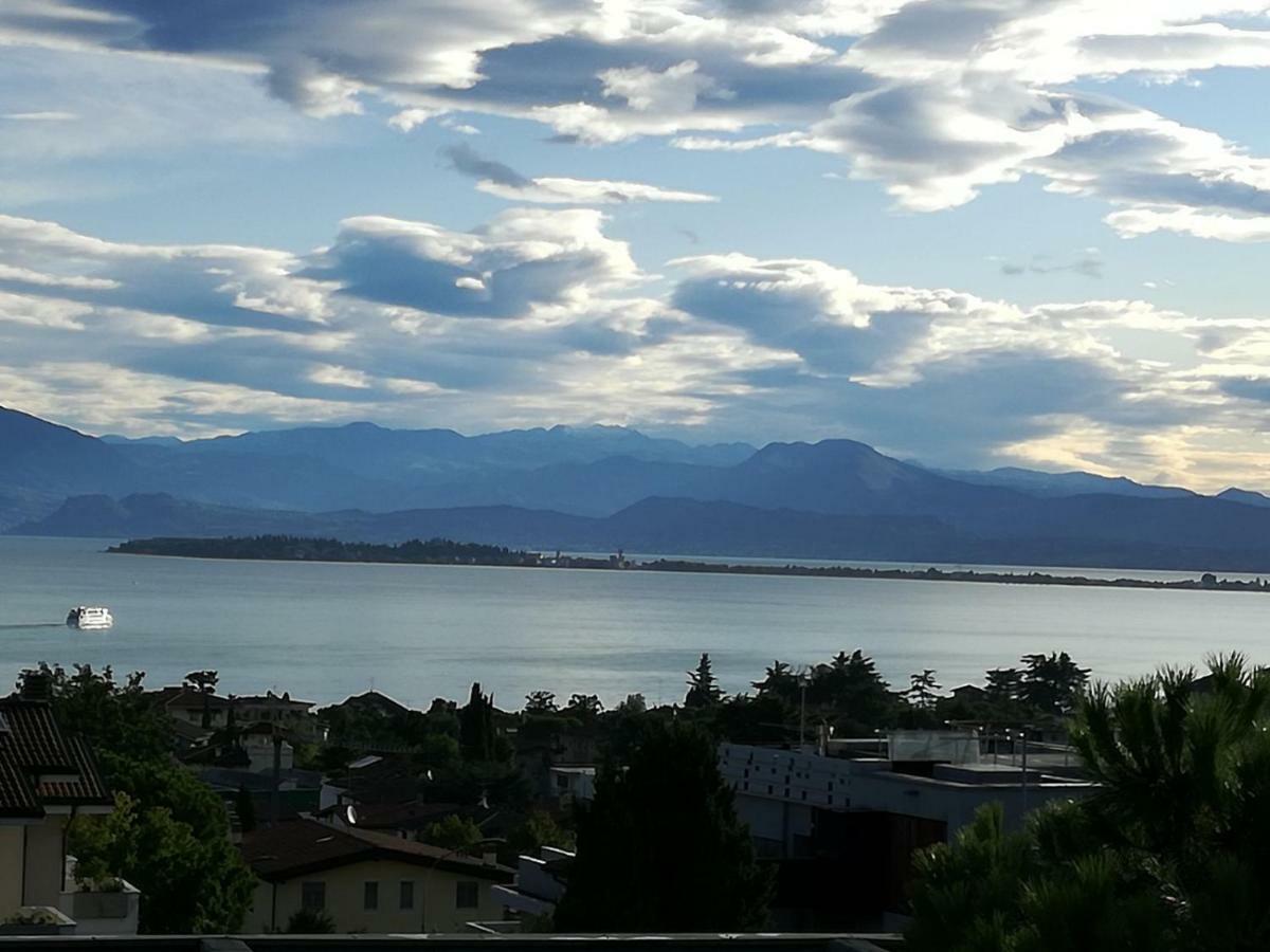 Panoramapartment Desenzano del Garda Buitenkant foto